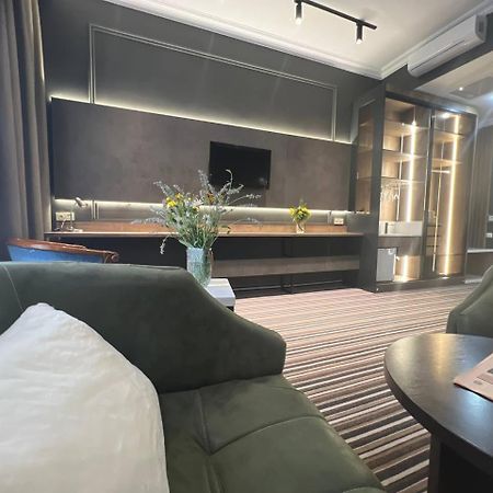 Sapar Standart Hotel Schymkent Exterior foto