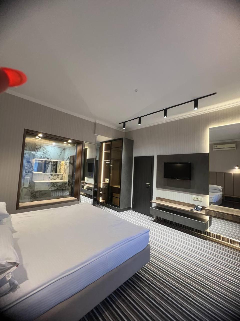 Sapar Standart Hotel Schymkent Exterior foto