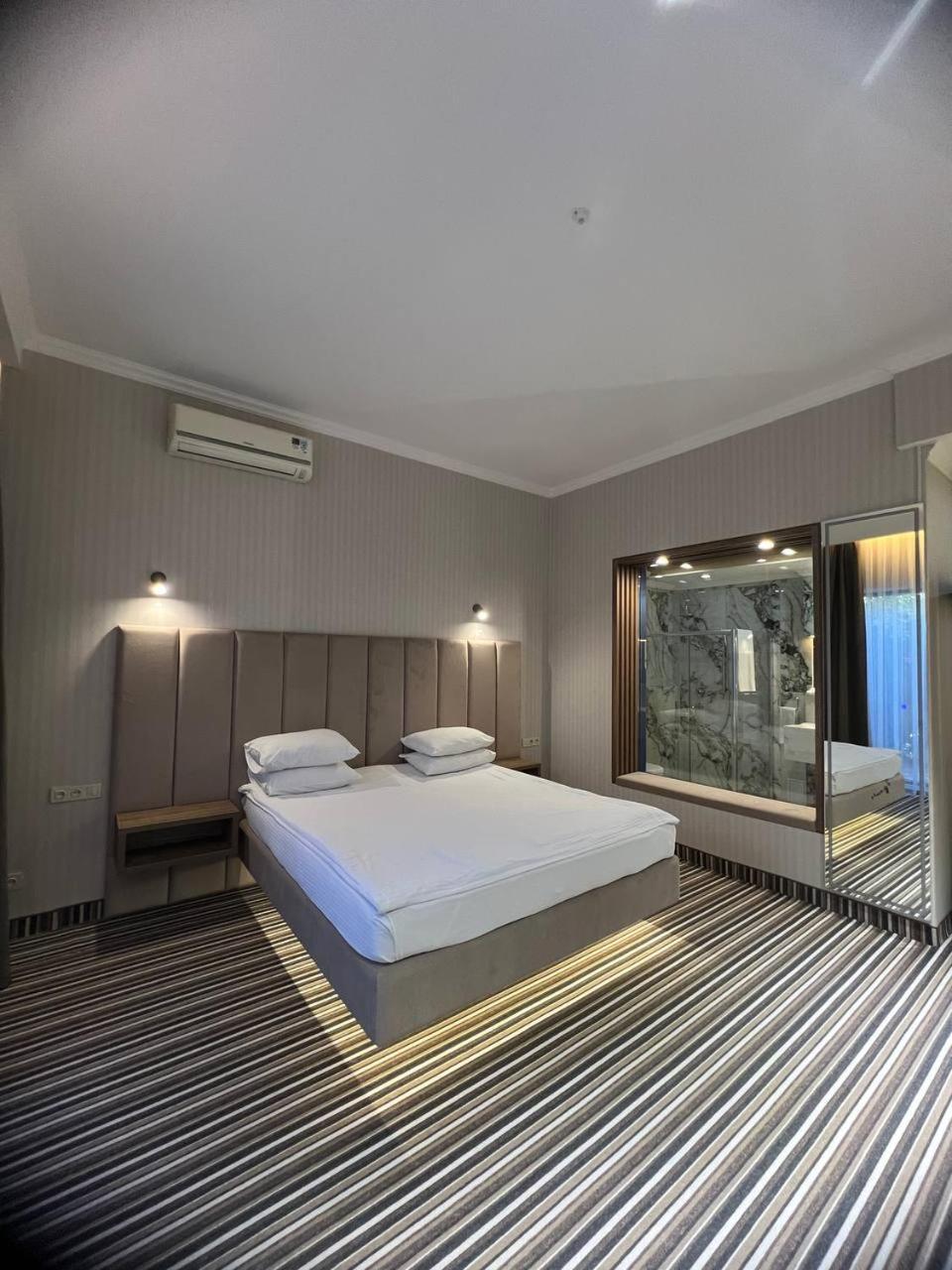 Sapar Standart Hotel Schymkent Exterior foto
