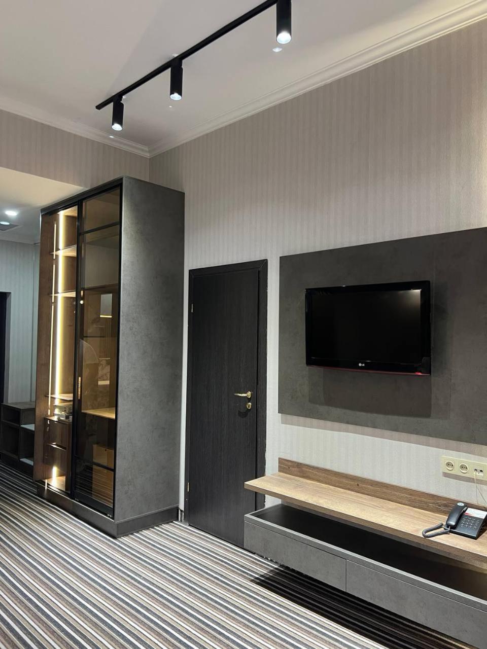 Sapar Standart Hotel Schymkent Exterior foto