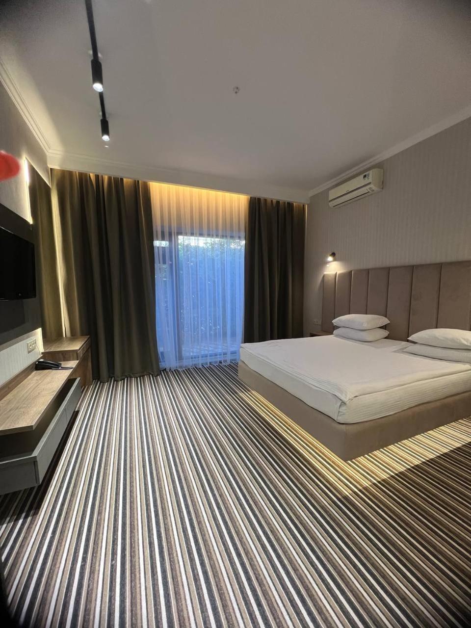 Sapar Standart Hotel Schymkent Exterior foto