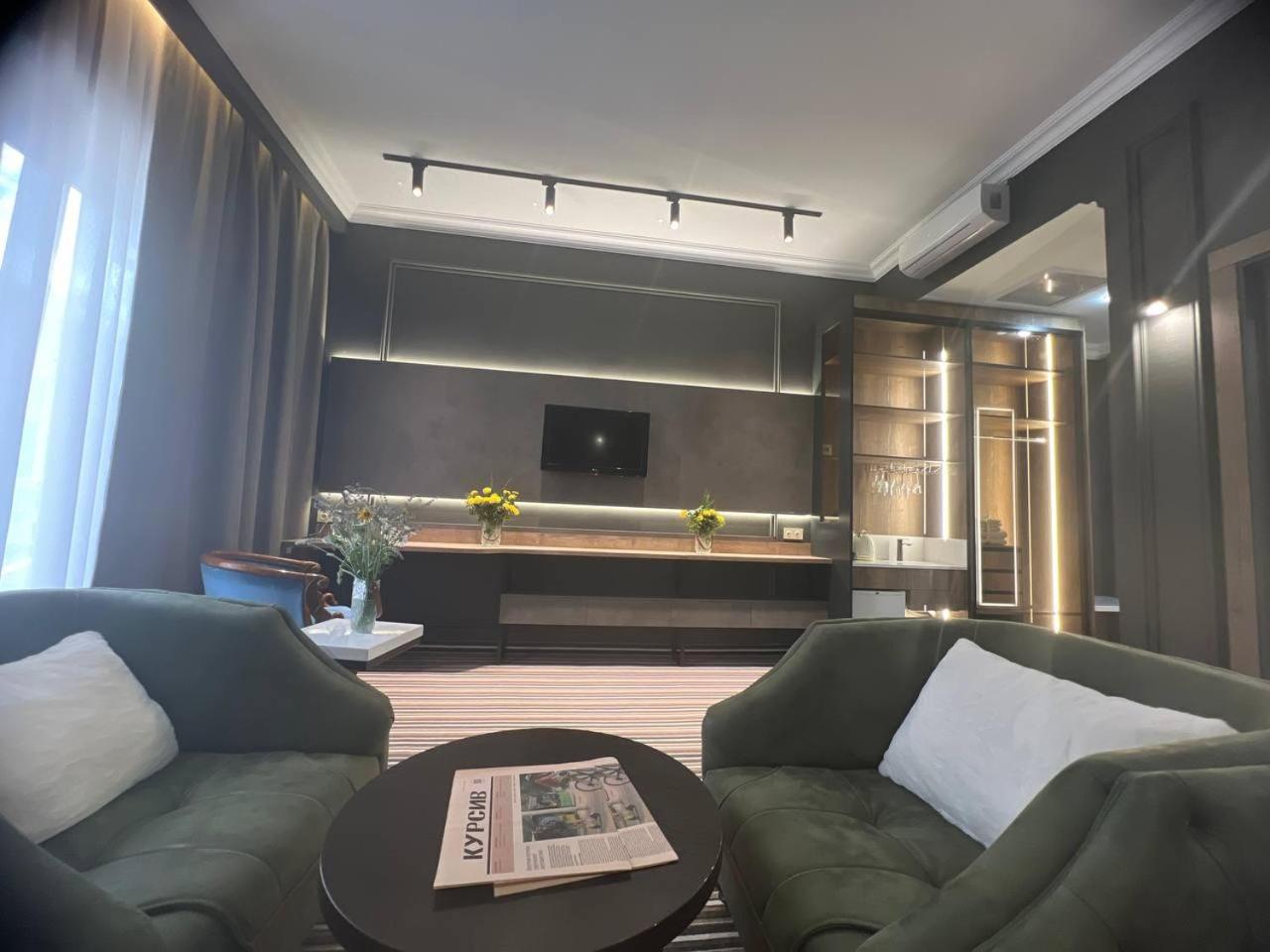 Sapar Standart Hotel Schymkent Exterior foto