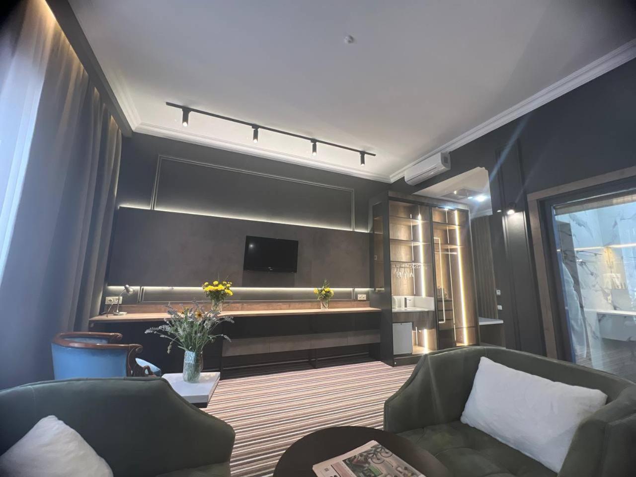 Sapar Standart Hotel Schymkent Exterior foto