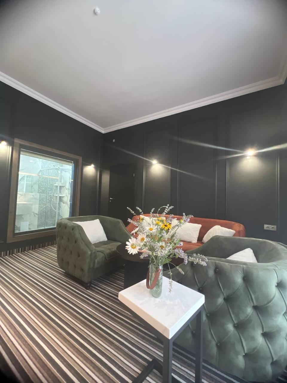 Sapar Standart Hotel Schymkent Exterior foto