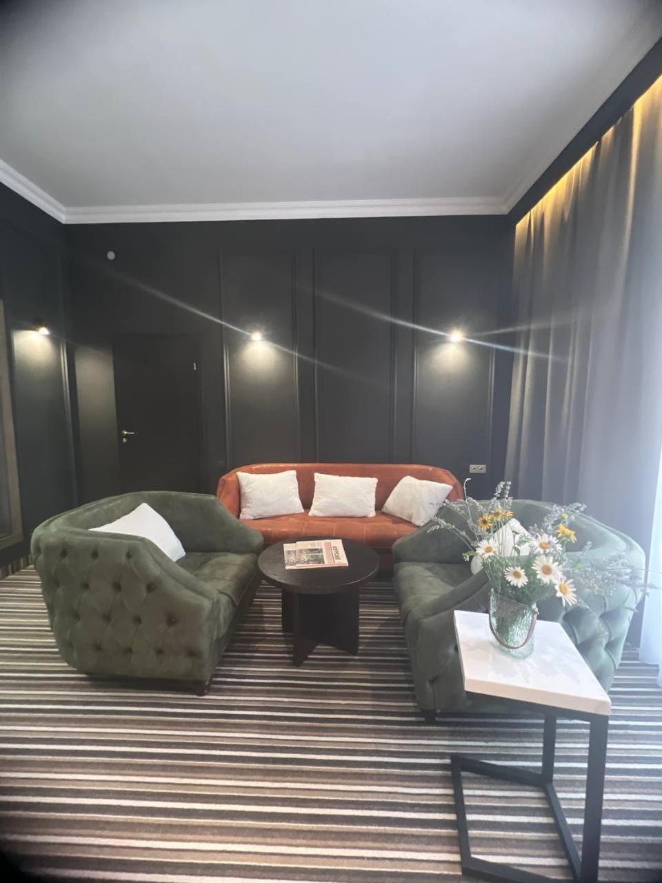Sapar Standart Hotel Schymkent Exterior foto