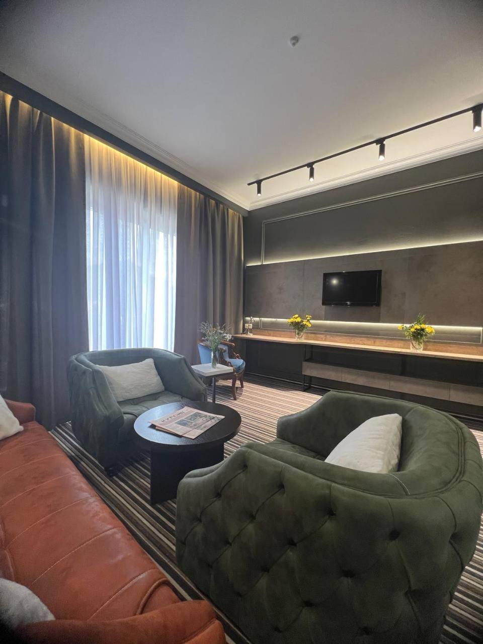 Sapar Standart Hotel Schymkent Exterior foto