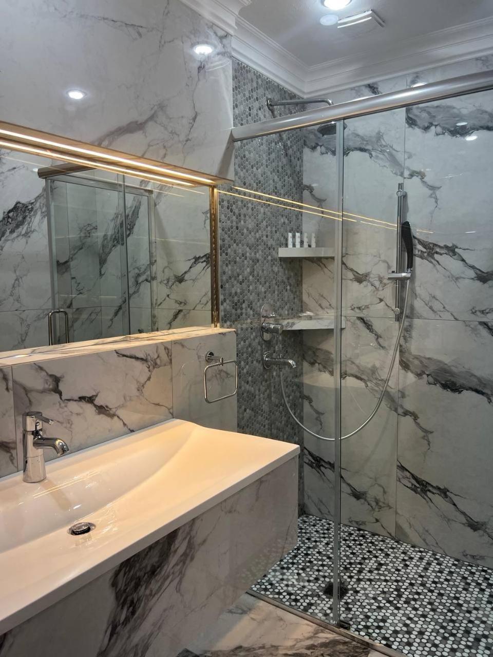 Sapar Standart Hotel Schymkent Exterior foto