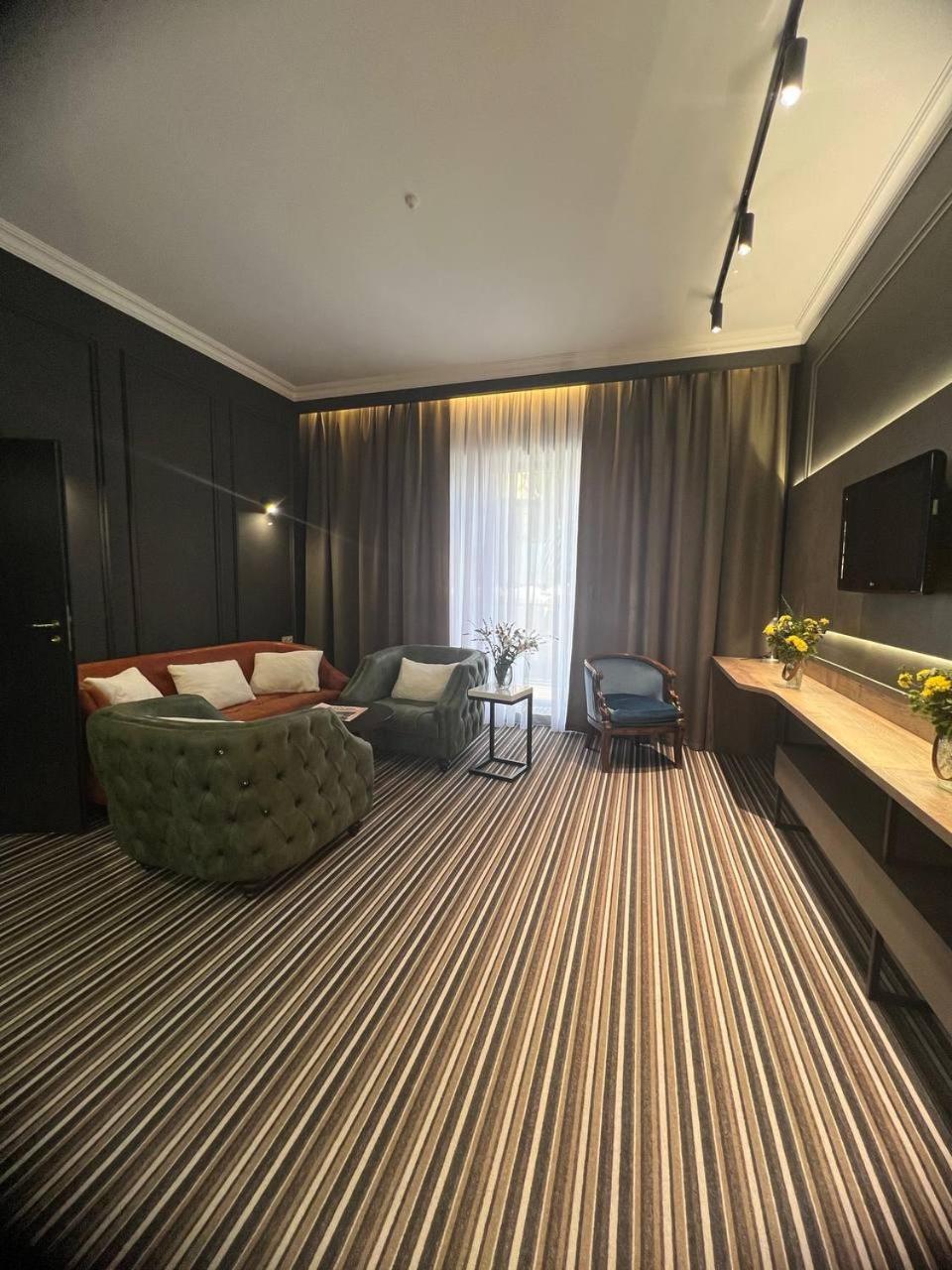 Sapar Standart Hotel Schymkent Exterior foto