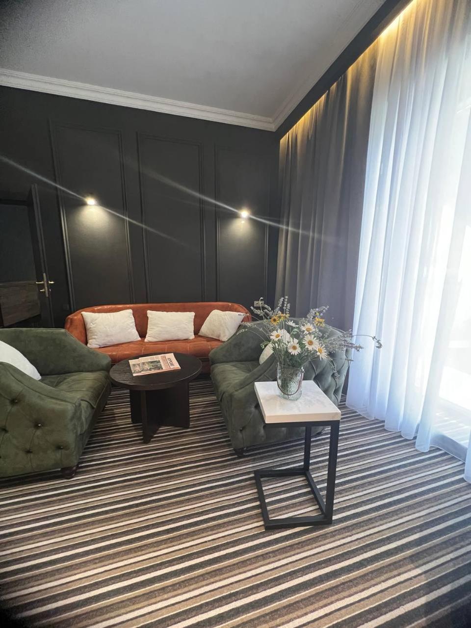 Sapar Standart Hotel Schymkent Exterior foto