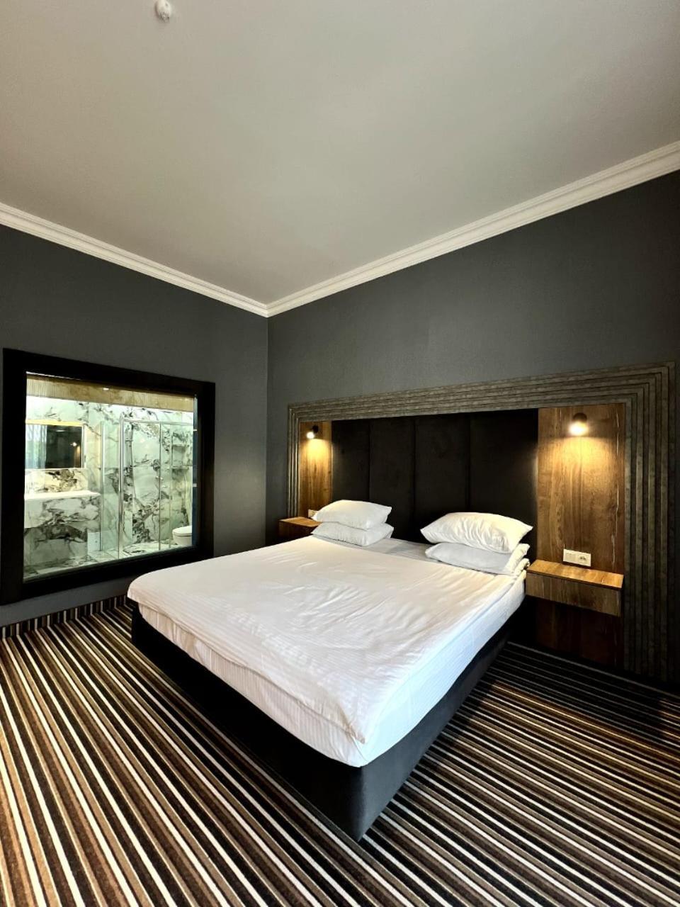 Sapar Standart Hotel Schymkent Exterior foto